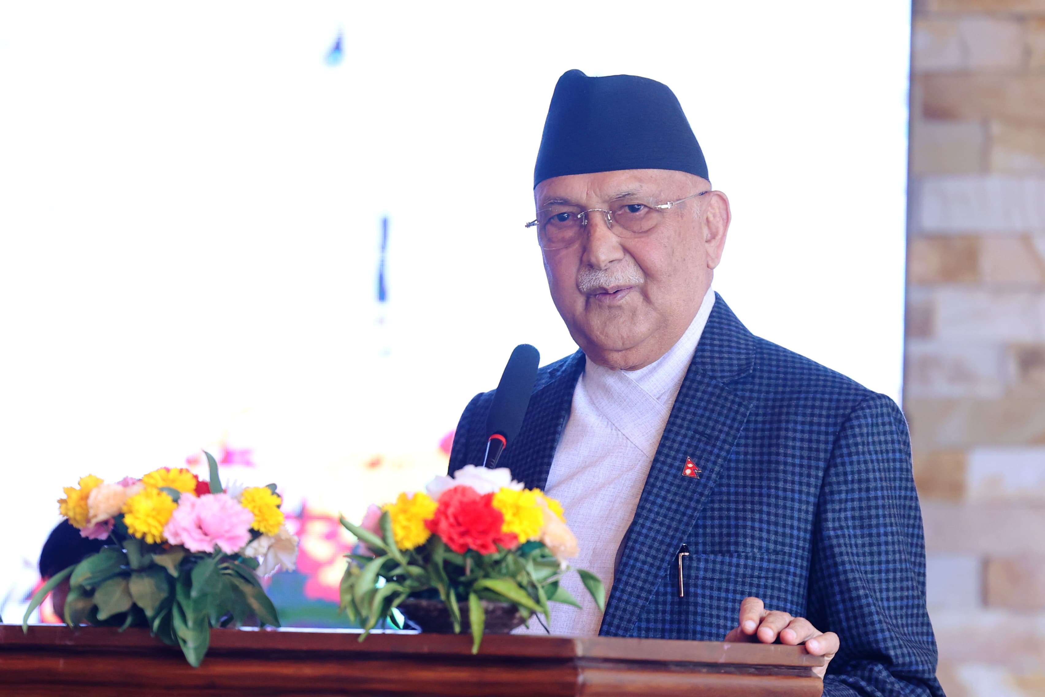 १४ महिनापछि देउवाजीलाई ‘लौ प्रधानमन्त्री’ भन्दै पद हस्तान्तरण गर्छु :  प्रधानमन्त्री ओली